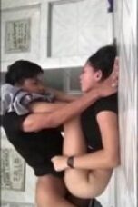 Didepan rumah kosong uda gak Tahan